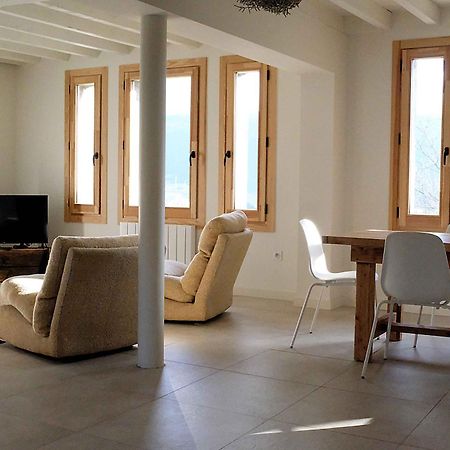 Appartement Avec Vue Et Jardin Formigueres Bagian luar foto