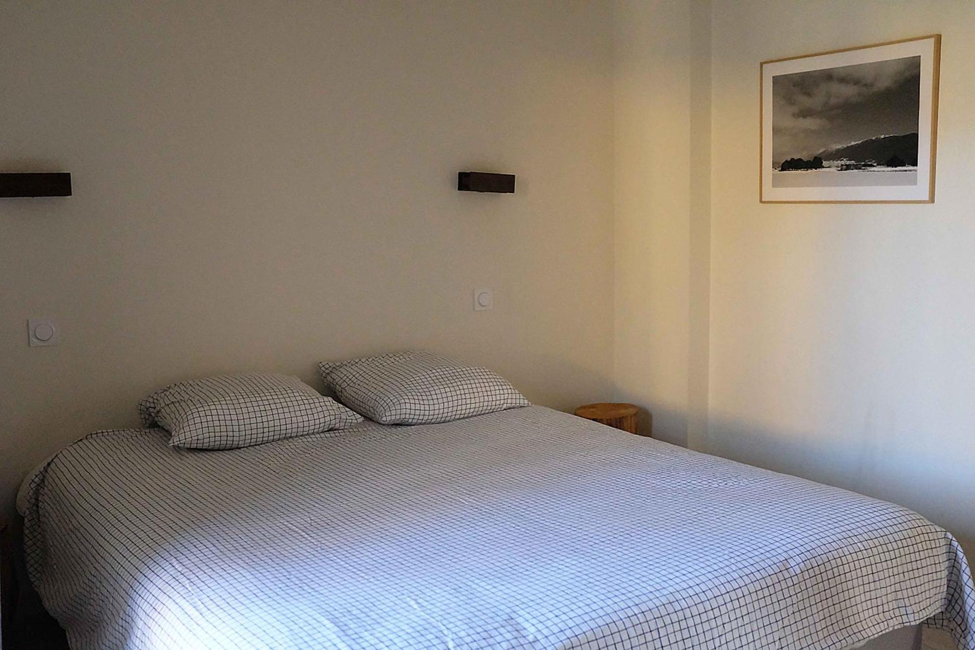Appartement Avec Vue Et Jardin Formigueres Bagian luar foto