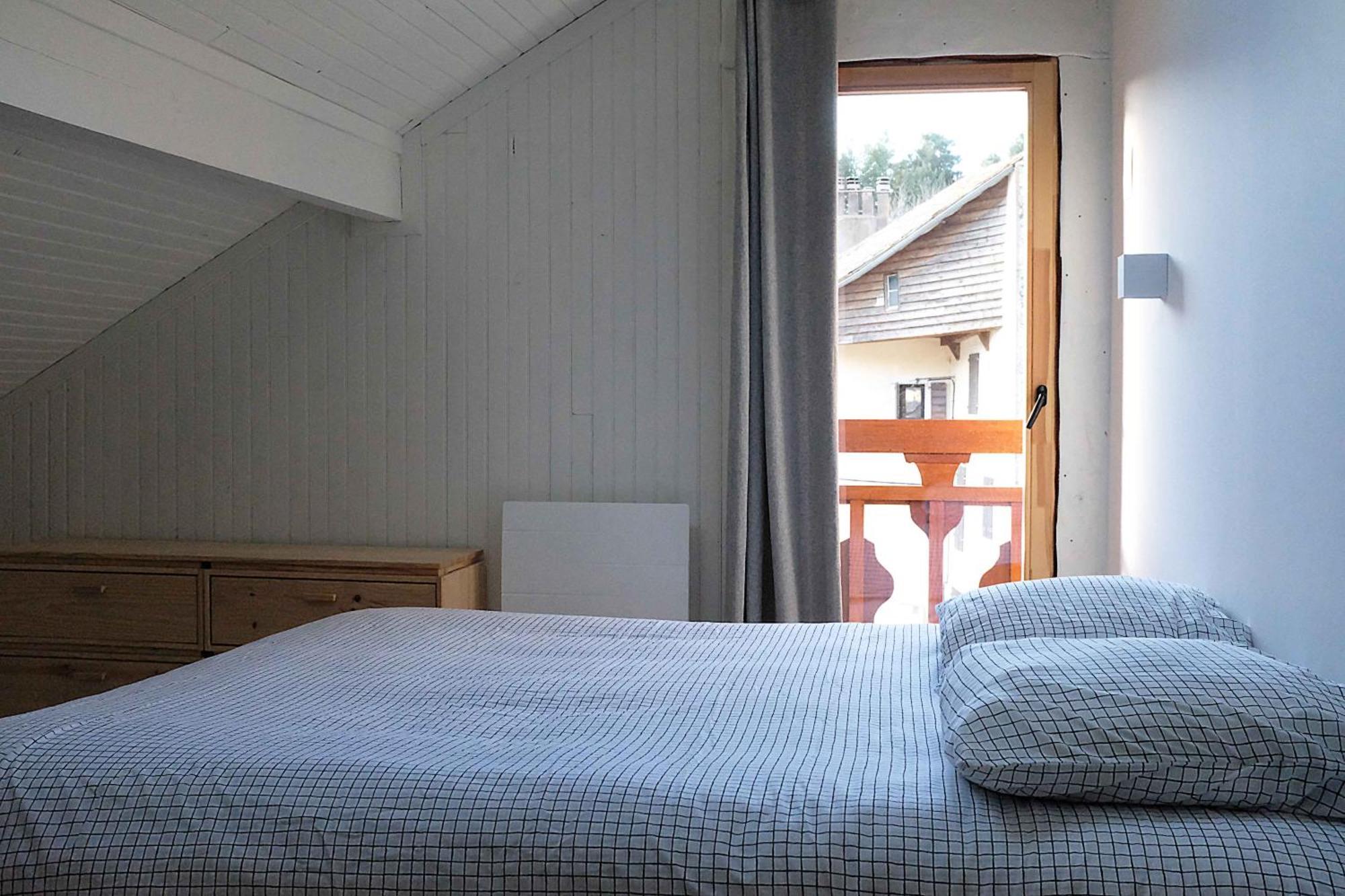 Appartement Avec Vue Et Jardin Formigueres Bagian luar foto